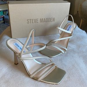 Steve Madden Womens Newsflash Faux Leather Square Toe Heels